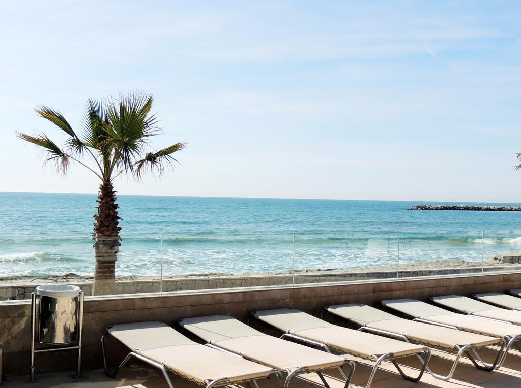 Apartamentos Turisticos Augustus Cambrils Ngoại thất bức ảnh