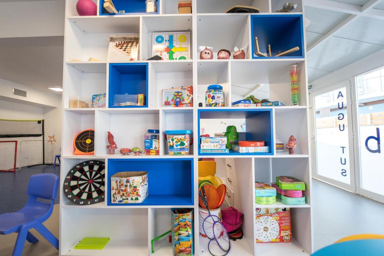 Apartamentos Turisticos Augustus Cambrils Ngoại thất bức ảnh